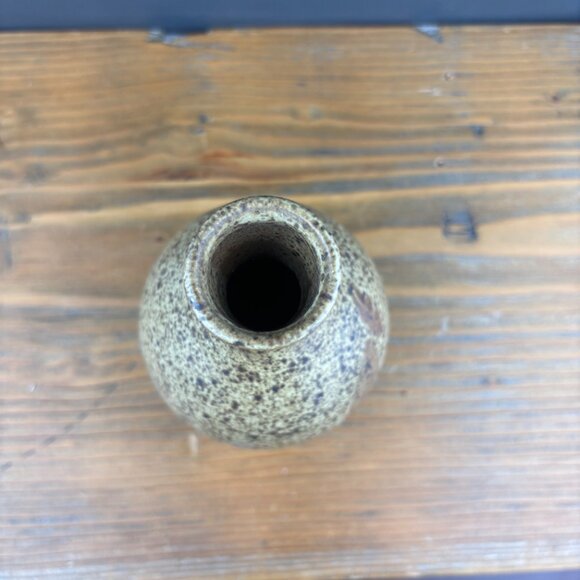 Vintage Studio Pottery Speckled Bud Vase Earth Tones Hand Thrown Ceramic Bottle - Picture 8 of 13